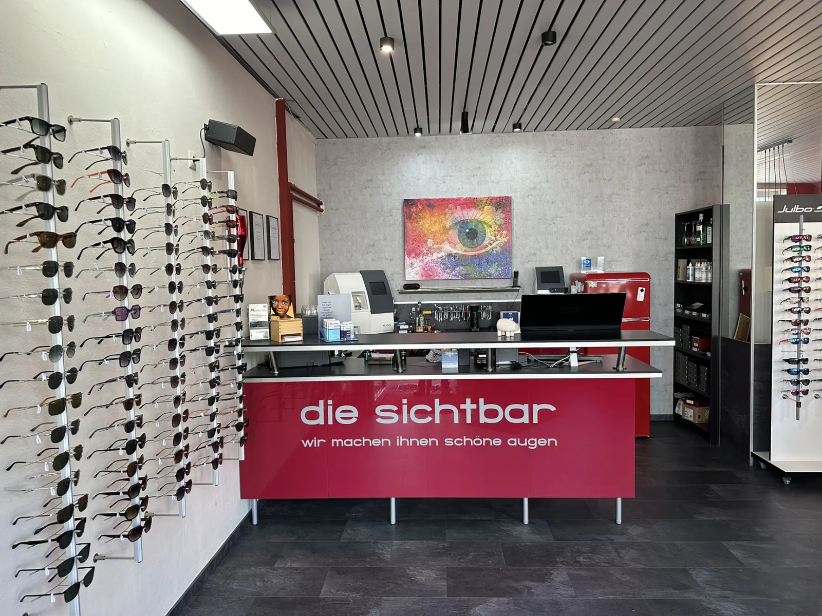 Die rote Ladentheke von die sichtbar